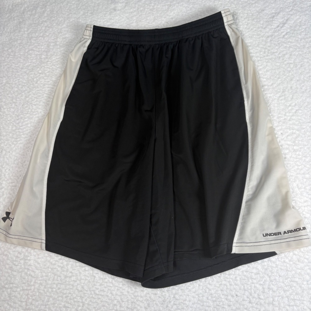 Under Armour Men's Medium Black and White Basketball Shortsw